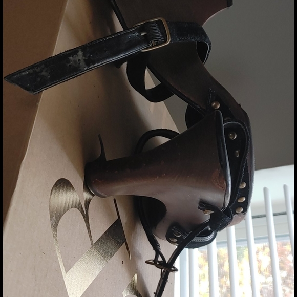 Heel - Picture 5 of 5